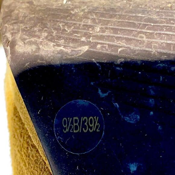 BCBGeneration Tan Suede Leather Platform Heels Gold Studded Vamp Rosettes 9.5 - Picture 13 of 16